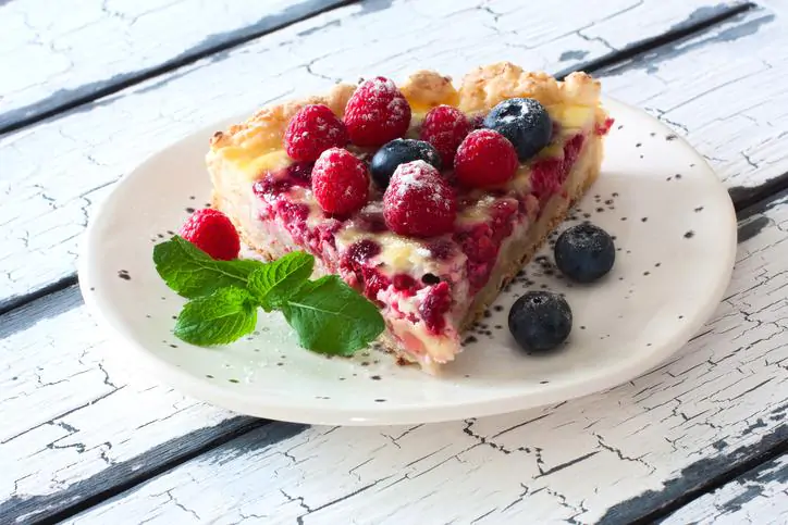 gluten free almond and raspberry tart | Stay at Home Mum